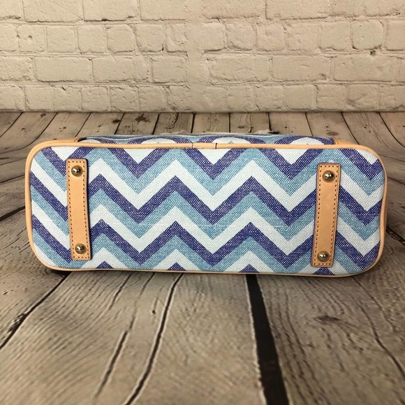 Dooney & Bourke Small Leisure Shopper Blue Chevron - Picture 6 of 16